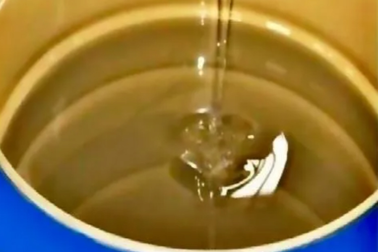 BT-1061快干绝缘漆使用时的注意事项